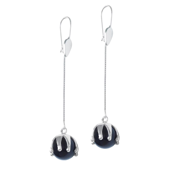 Stunning earhooks: Show off your style with I'M A Queen Black Agate.