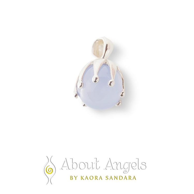 Lovely Pendant for the Ultimate Queen – I'm A Queen Chalcedony