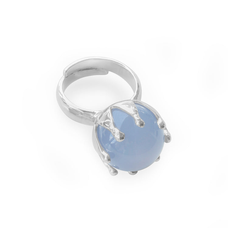 Find the Perfect Symbol of Royalty with a Queen Chalcedony Ring 
