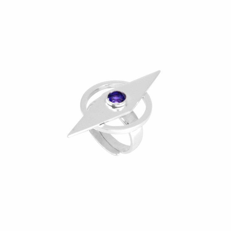 Part of our Intuition series, the Kaora Sandara Jewelry Intuition Ring features a stunning Sterling Silver 925 dual-circle band design with a diamond-shaped plate on top. The slightly curved plate showcases a round, deep blue amethyst gemstone at its center, resulting in an overall sleek and modern look.